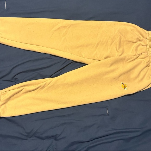 Lakers Tracksuit - Picture 2 of 2